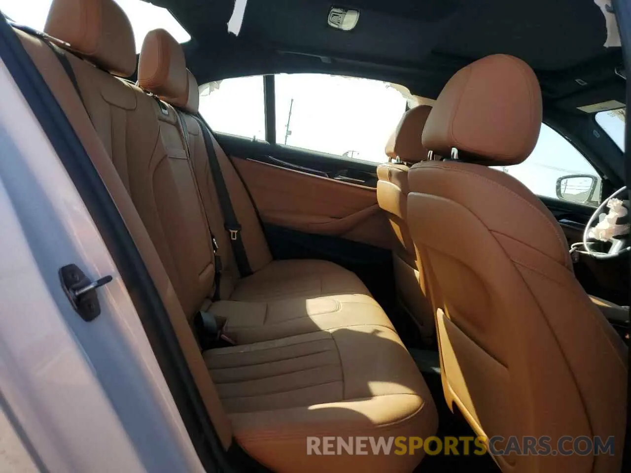 10 fotografías del automóvil dañado WBA13AG02PCL73814 BMW 5 SERIES 2023