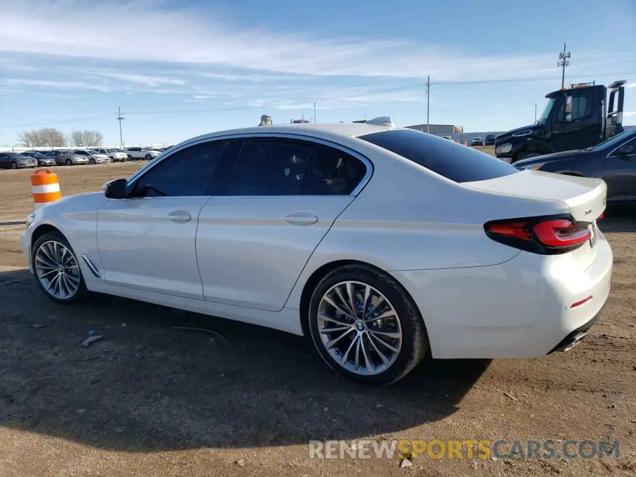 2 fotografías del automóvil dañado WBA13BJ02PWY15441 BMW 5 SERIES 2023