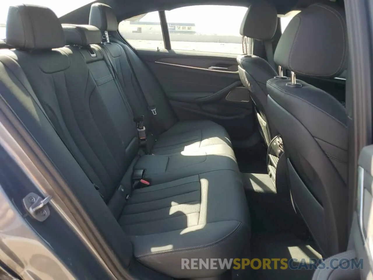 10 fotografías del automóvil dañado WBA13BJ0XPWY17065 BMW 5 SERIES 2023