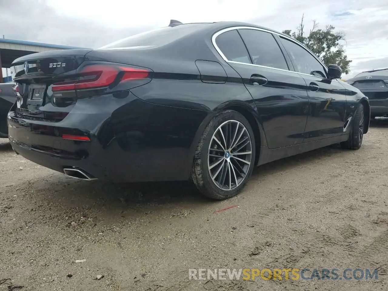 3 fotografías del automóvil dañado WBA33AG03PCL72387 BMW 5 SERIES 2023