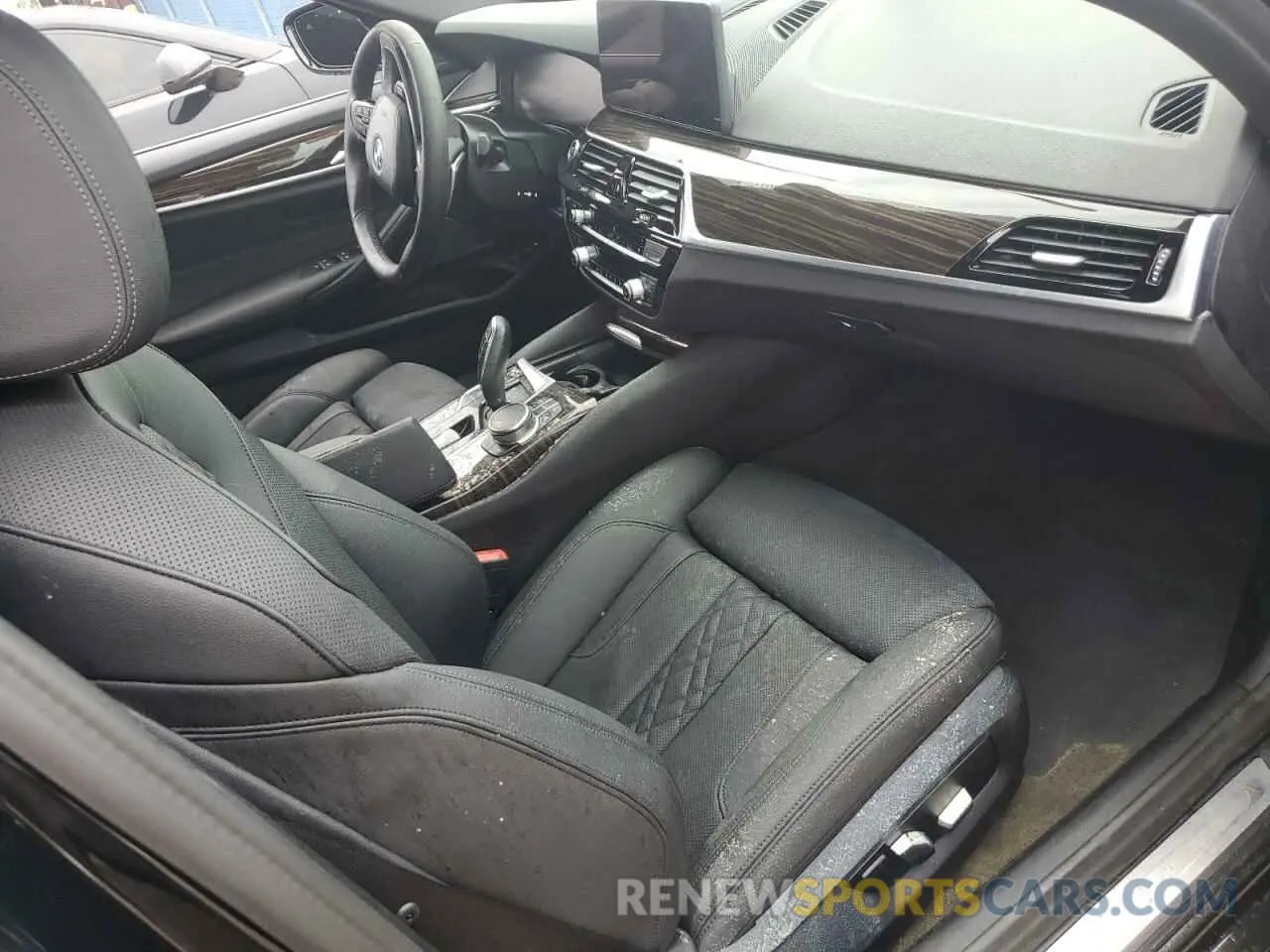 8 fotografías del automóvil dañado WBA33AG03PCL72387 BMW 5 SERIES 2023