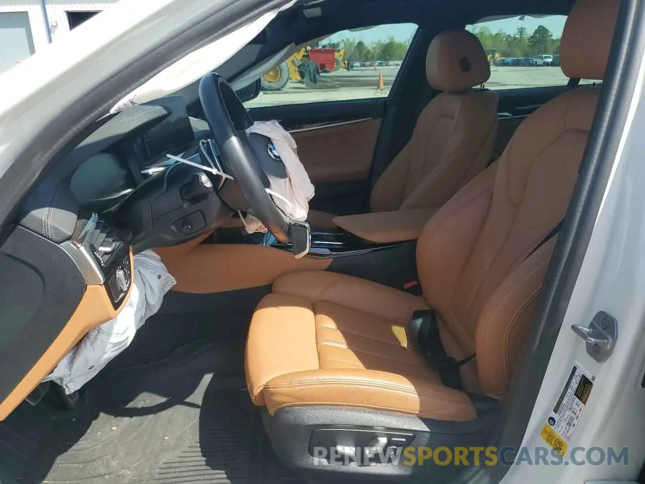7 fotografías del automóvil dañado WBA53BH03PCL14339 BMW 5 SERIES 2023