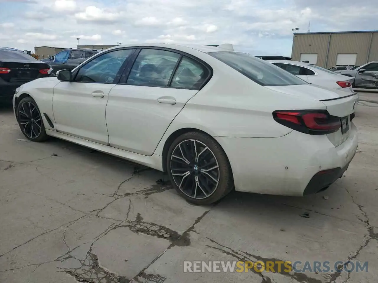 2 fotografías del automóvil dañado WBA53BJ05PWY00725 BMW 5 SERIES 2023