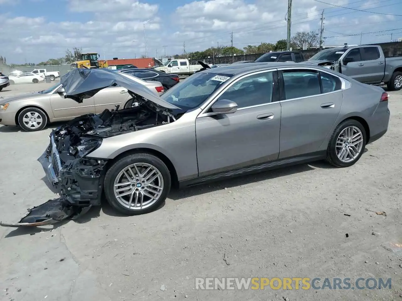 1 fotografías del automóvil dañado WBA43FJ01RCR17208 BMW 5 SERIES 2024