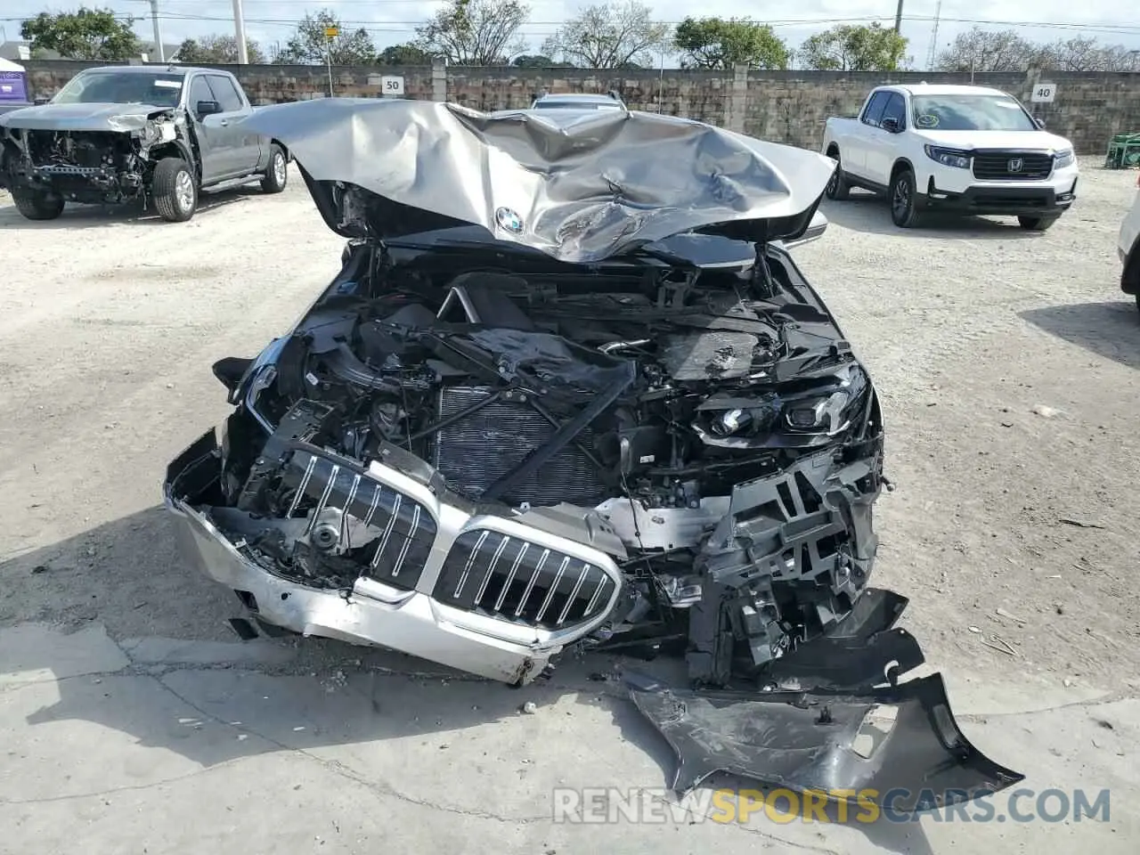 5 fotografías del automóvil dañado WBA43FJ01RCR17208 BMW 5 SERIES 2024