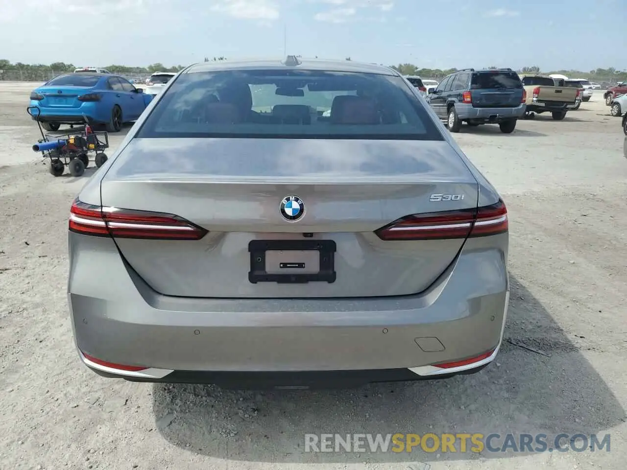 6 fotografías del automóvil dañado WBA43FJ01RCR17208 BMW 5 SERIES 2024