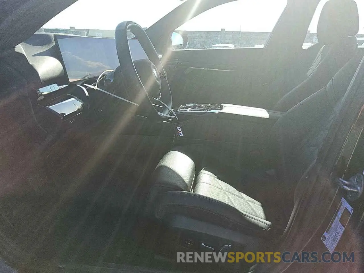 7 fotografías del automóvil dañado WBA43FJ01RCR71544 BMW 5 SERIES 2024