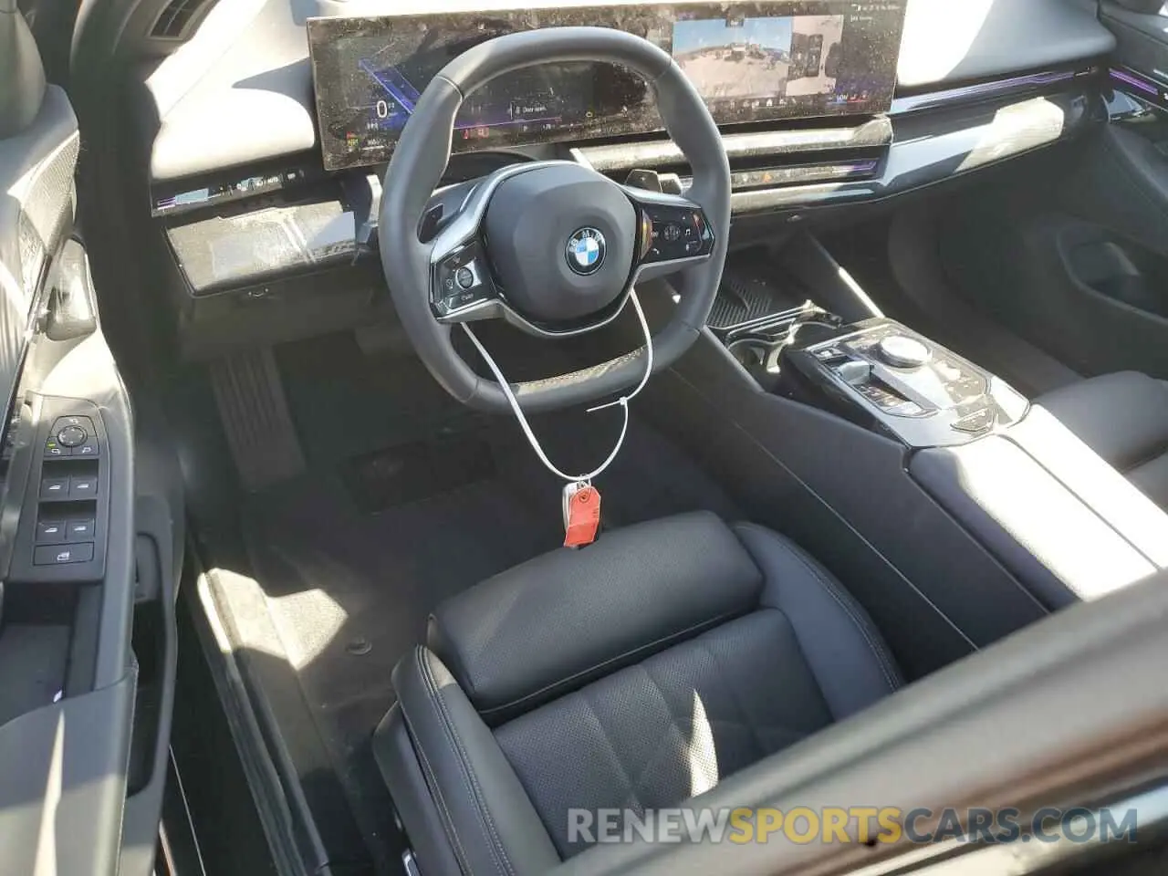 8 fotografías del automóvil dañado WBA43FJ01RCS39432 BMW 5 SERIES 2024