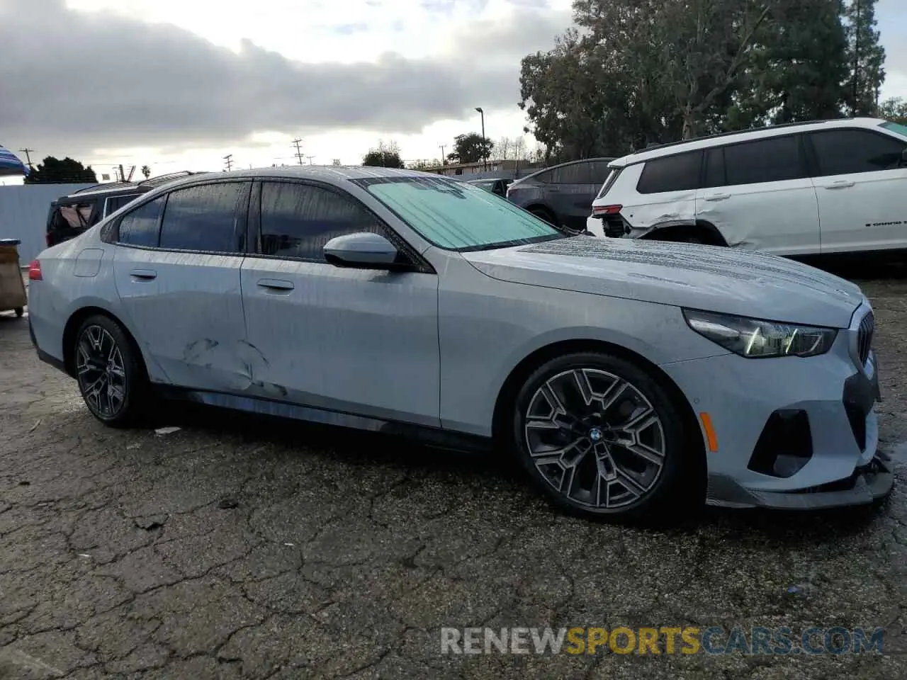 4 fotografías del automóvil dañado WBA43FJ03RCS86607 BMW 5 SERIES 2024