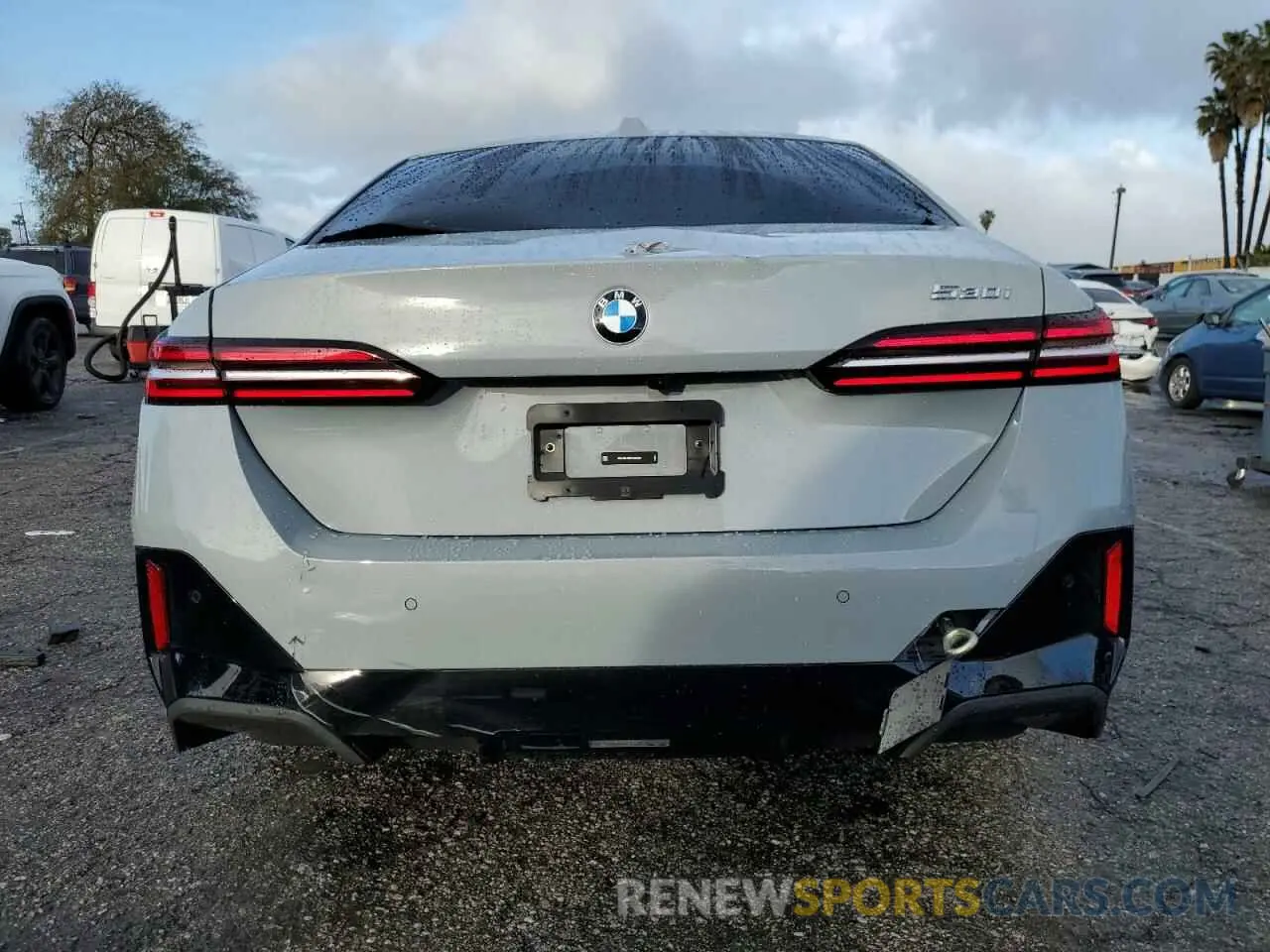 6 fotografías del automóvil dañado WBA43FJ03RCS86607 BMW 5 SERIES 2024