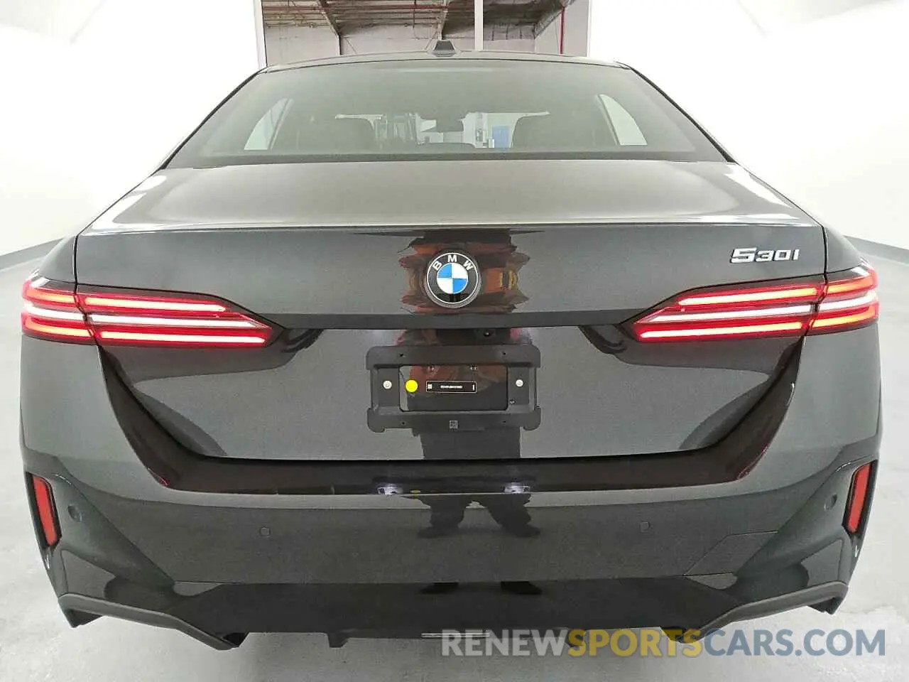 6 fotografías del automóvil dañado WBA43FJ06RCS75200 BMW 5 SERIES 2024