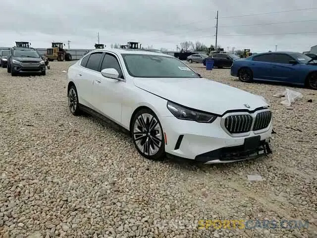 10 fotografías del automóvil dañado WBA43FJ08RCP76699 BMW 5 SERIES 2024