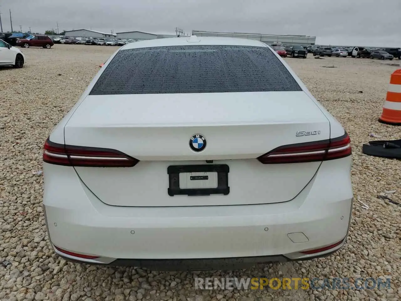 6 fotografías del automóvil dañado WBA43FJ08RCP76699 BMW 5 SERIES 2024