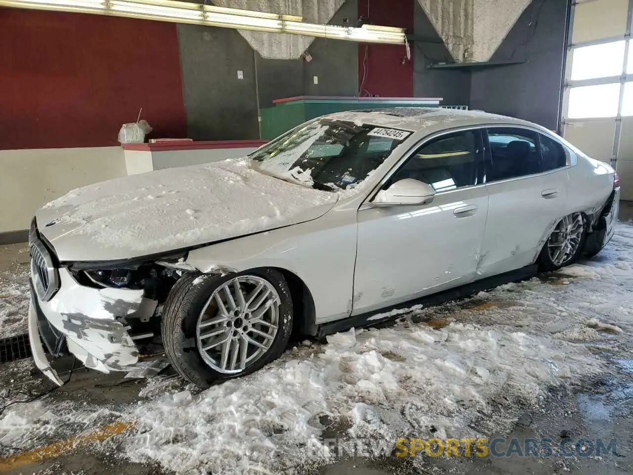 1 fotografías del automóvil dañado WBA43FJ08RCS37855 BMW 5 SERIES 2024