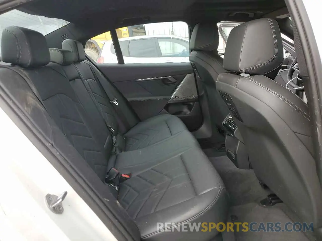 10 fotografías del automóvil dañado WBA43FJ0XRCS14707 BMW 5 SERIES 2024