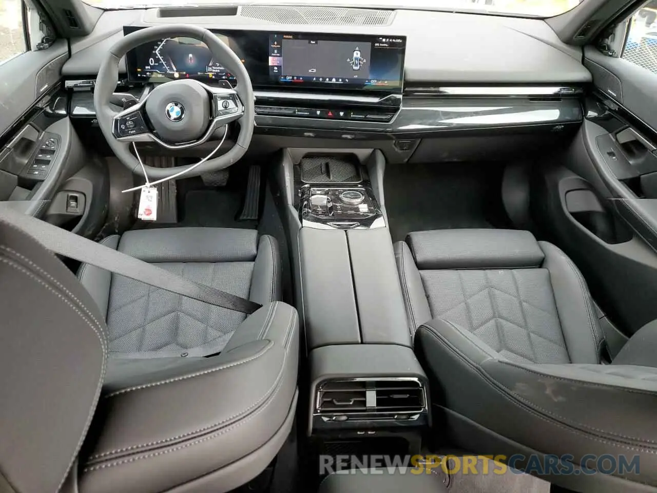 8 fotografías del automóvil dañado WBA43FJ0XRCS14707 BMW 5 SERIES 2024