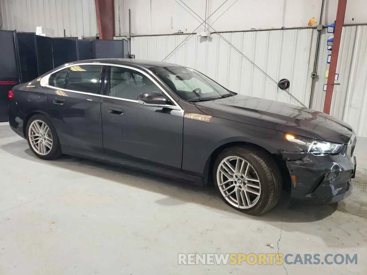 4 fotografías del automóvil dañado WBA43FJ0XRCS37842 BMW 5 SERIES 2024