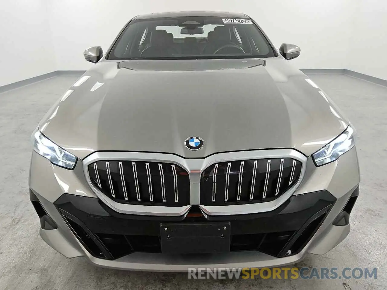 5 fotografías del automóvil dañado WBA43FJ0XRCS73661 BMW 5 SERIES 2024