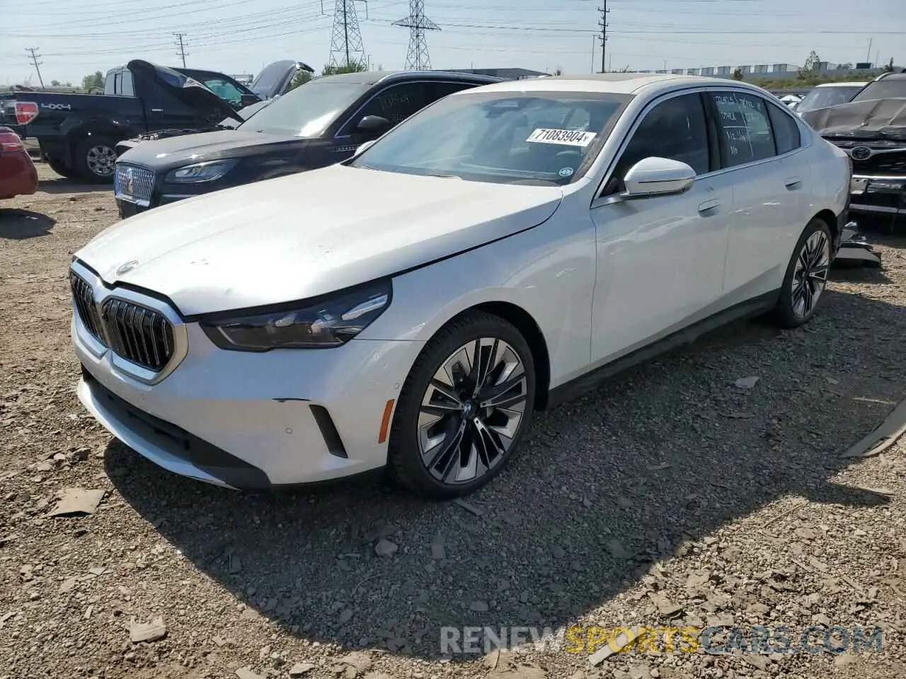 1 fotografías del automóvil dañado WBA53FJ00RCP20115 BMW 5 SERIES 2024