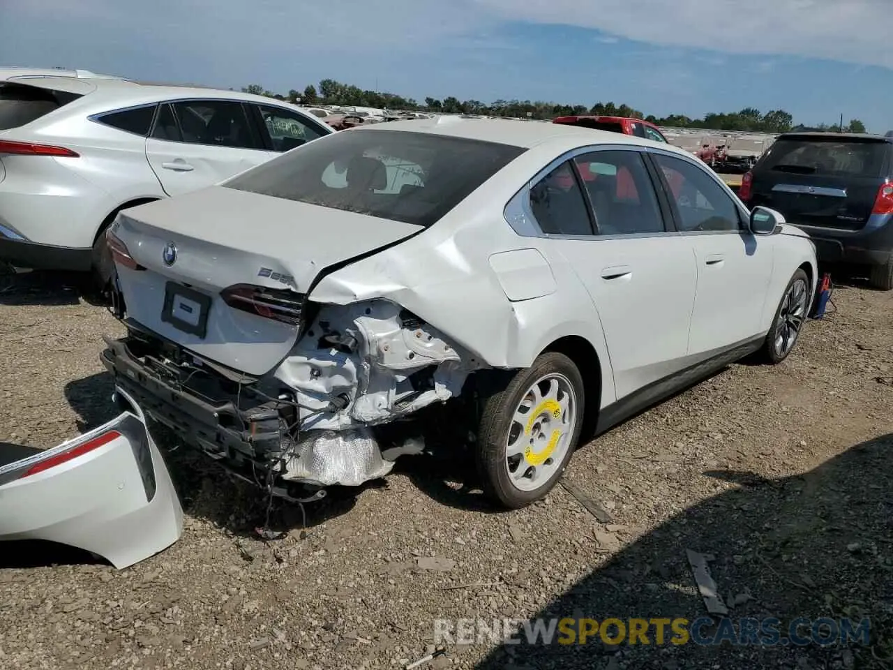 3 fotografías del automóvil dañado WBA53FJ00RCP20115 BMW 5 SERIES 2024