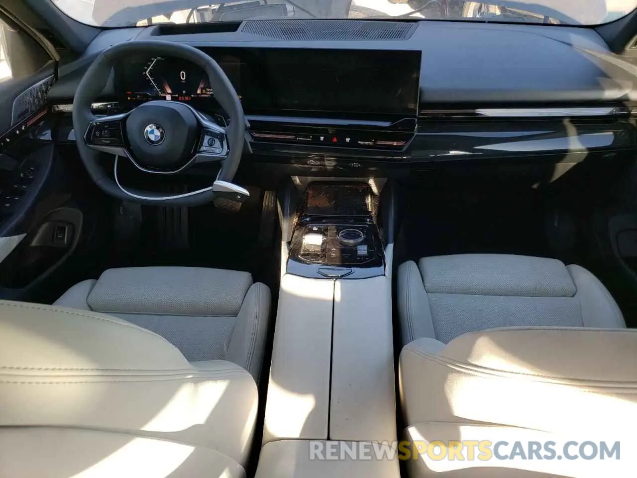 8 fotografías del automóvil dañado WBA53FJ00RCR03739 BMW 5 SERIES 2024