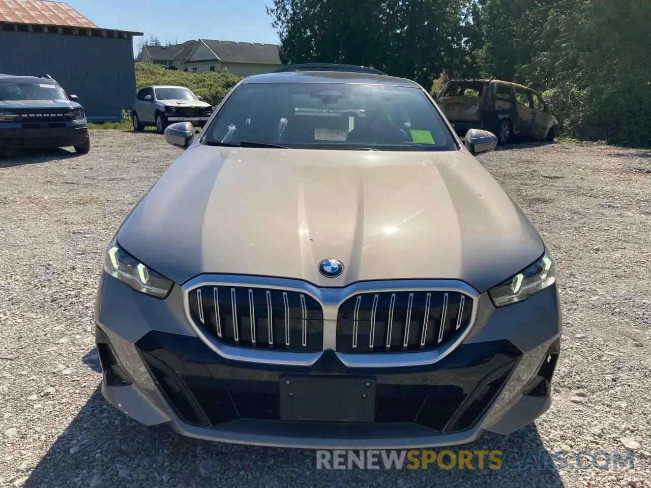 5 fotografías del automóvil dañado WBA53FJ00RCS35232 BMW 5 SERIES 2024
