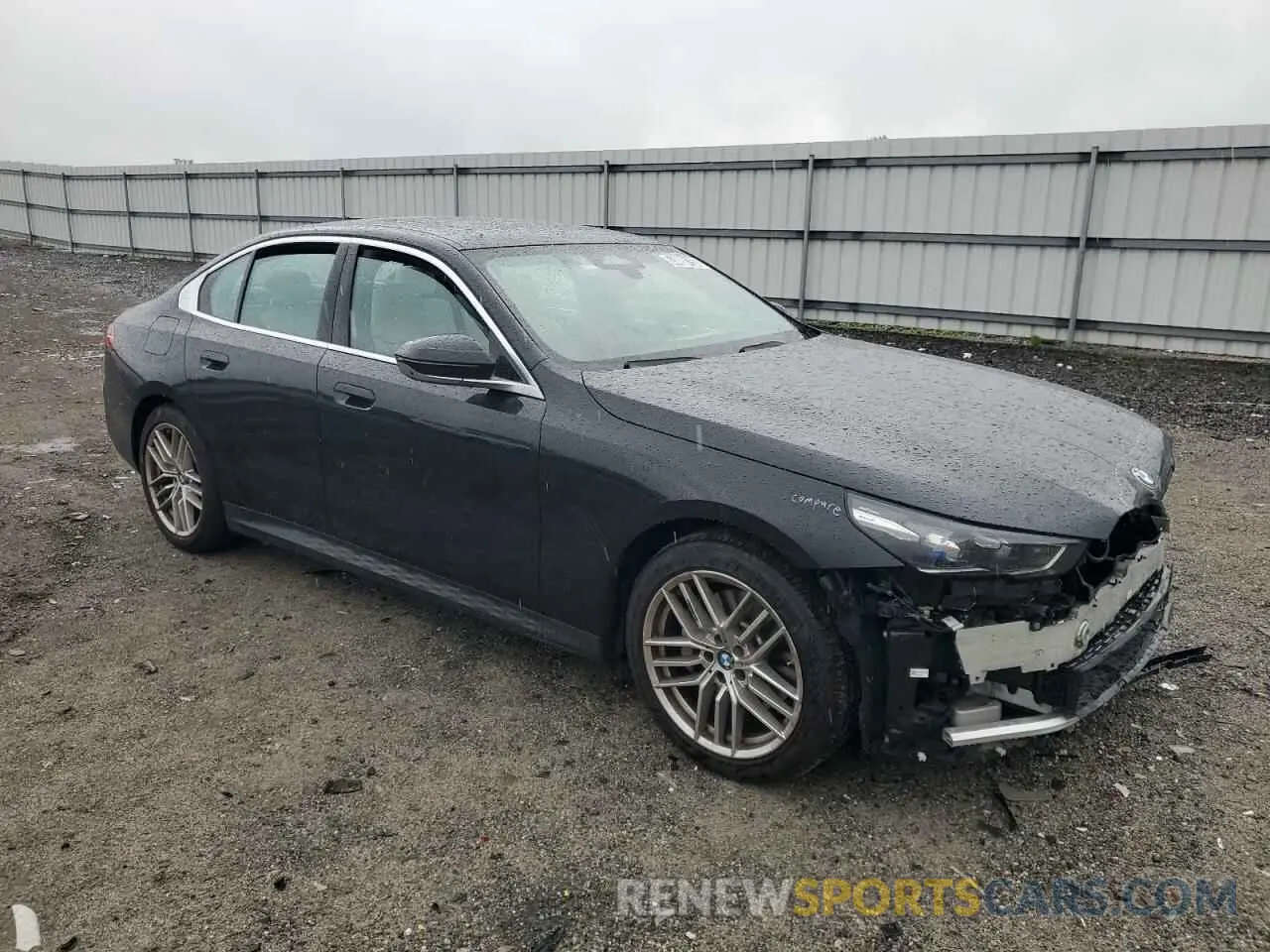 4 fotografías del automóvil dañado WBA53FJ01RCP86088 BMW 5 SERIES 2024