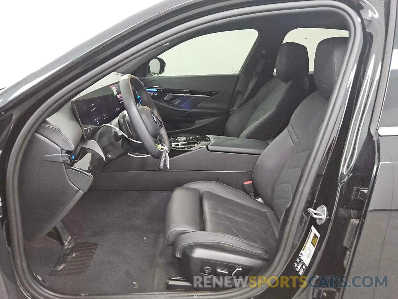 7 fotografías del automóvil dañado WBA53FJ03RCP96427 BMW 5 SERIES 2024