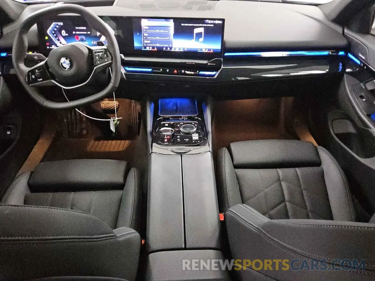 8 fotografías del automóvil dañado WBA53FJ03RCP96427 BMW 5 SERIES 2024