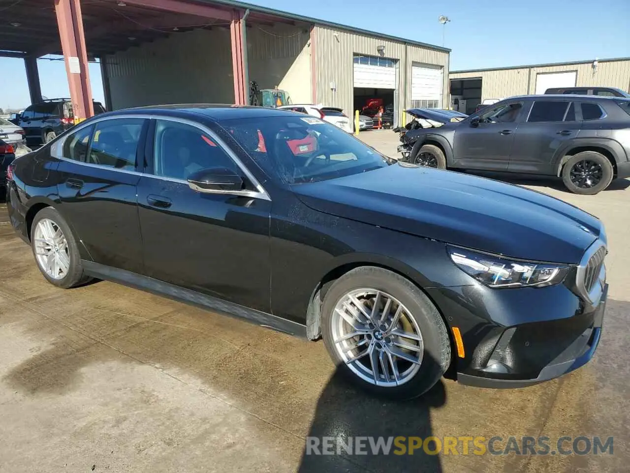 4 fotografías del automóvil dañado WBA53FJ03RCS07540 BMW 5 SERIES 2024