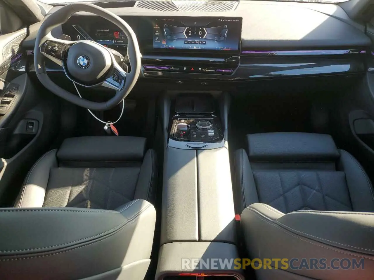 8 fotografías del automóvil dañado WBA53FJ03RCS07540 BMW 5 SERIES 2024
