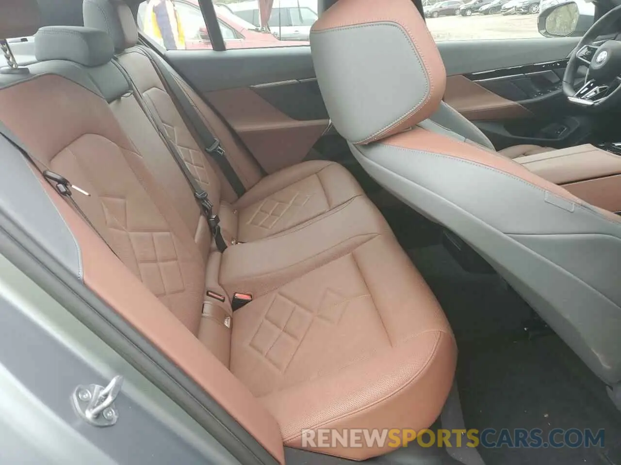 10 fotografías del automóvil dañado WBA53FJ03RCS21213 BMW 5 SERIES 2024