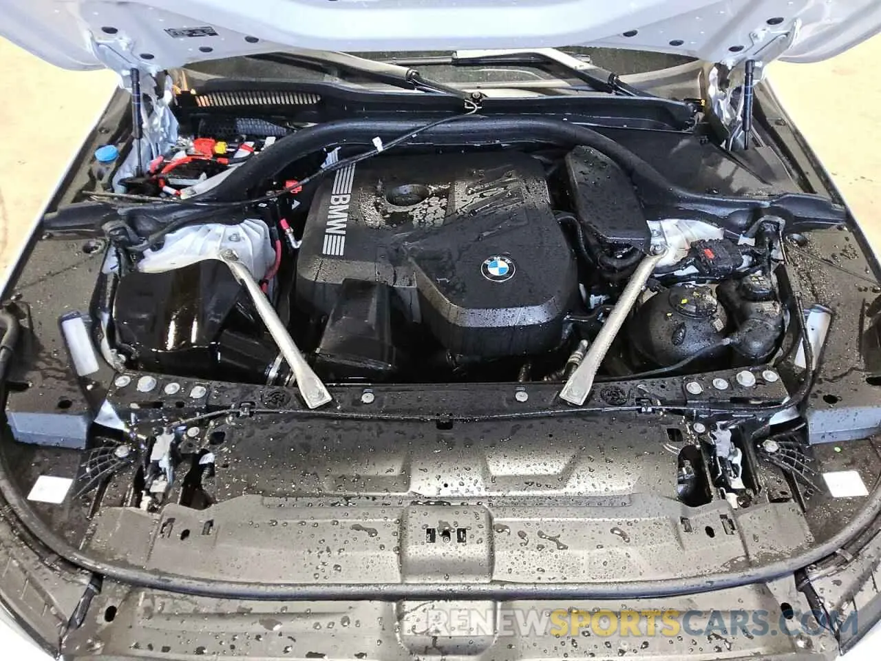 11 fotografías del automóvil dañado WBA53FJ04RCS13038 BMW 5 SERIES 2024