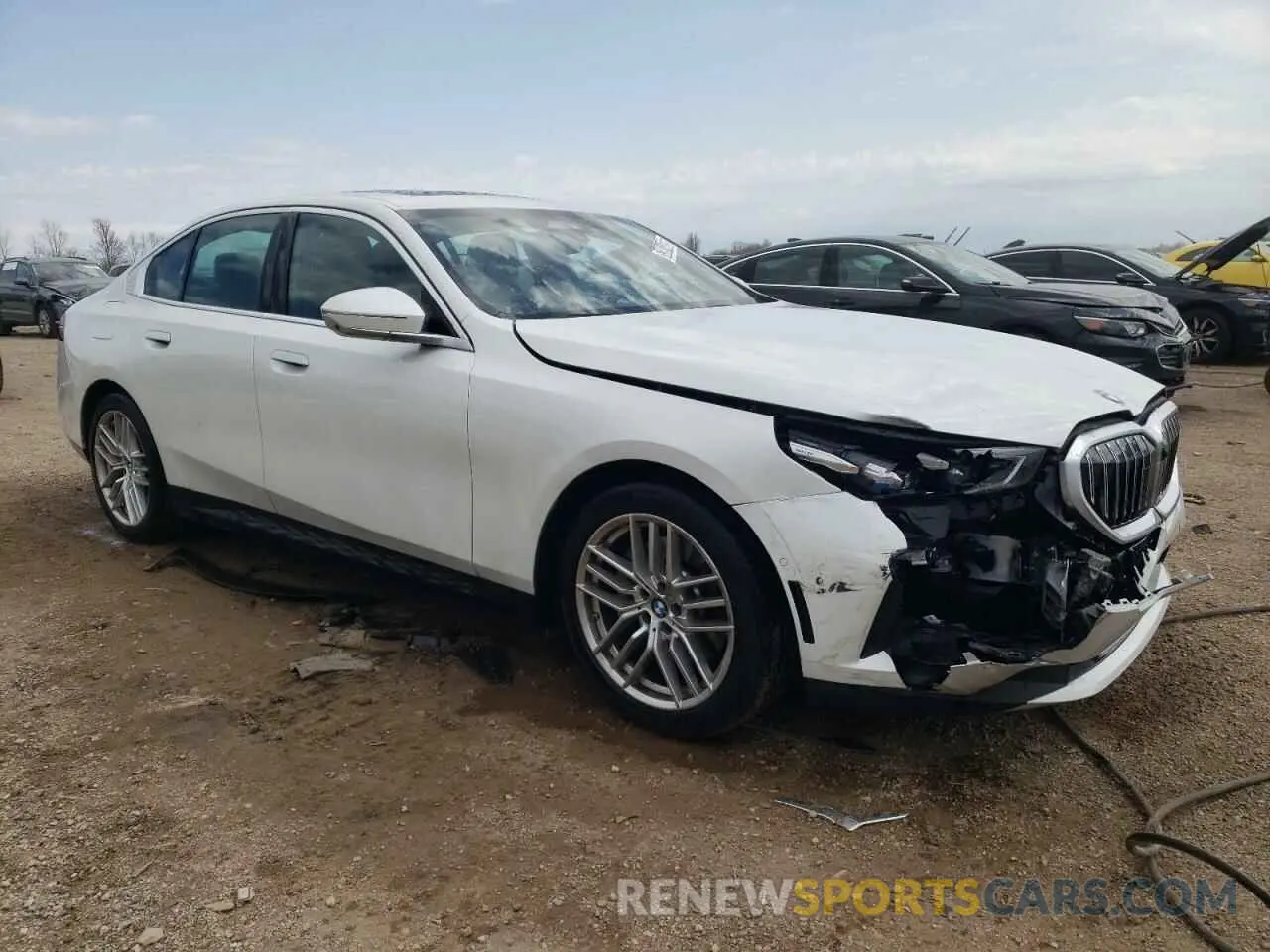 4 fotografías del automóvil dañado WBA53FJ04RCS47707 BMW 5 SERIES 2024