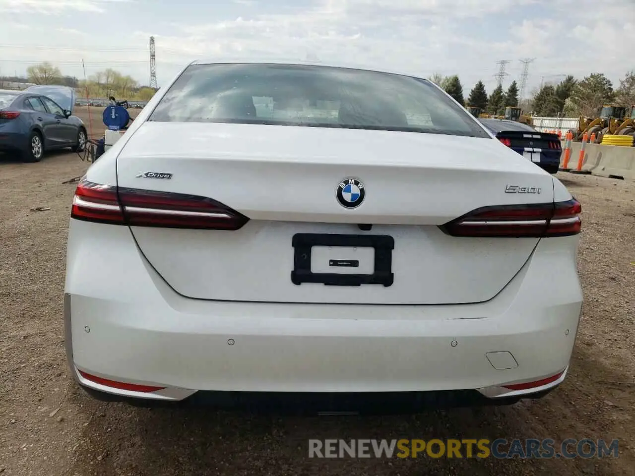 6 fotografías del automóvil dañado WBA53FJ04RCS47707 BMW 5 SERIES 2024