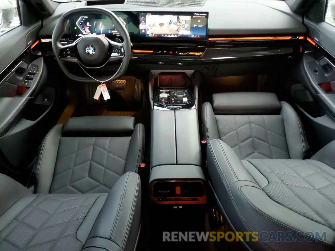 8 fotografías del automóvil dañado WBA53FJ08RCP82457 BMW 5 SERIES 2024