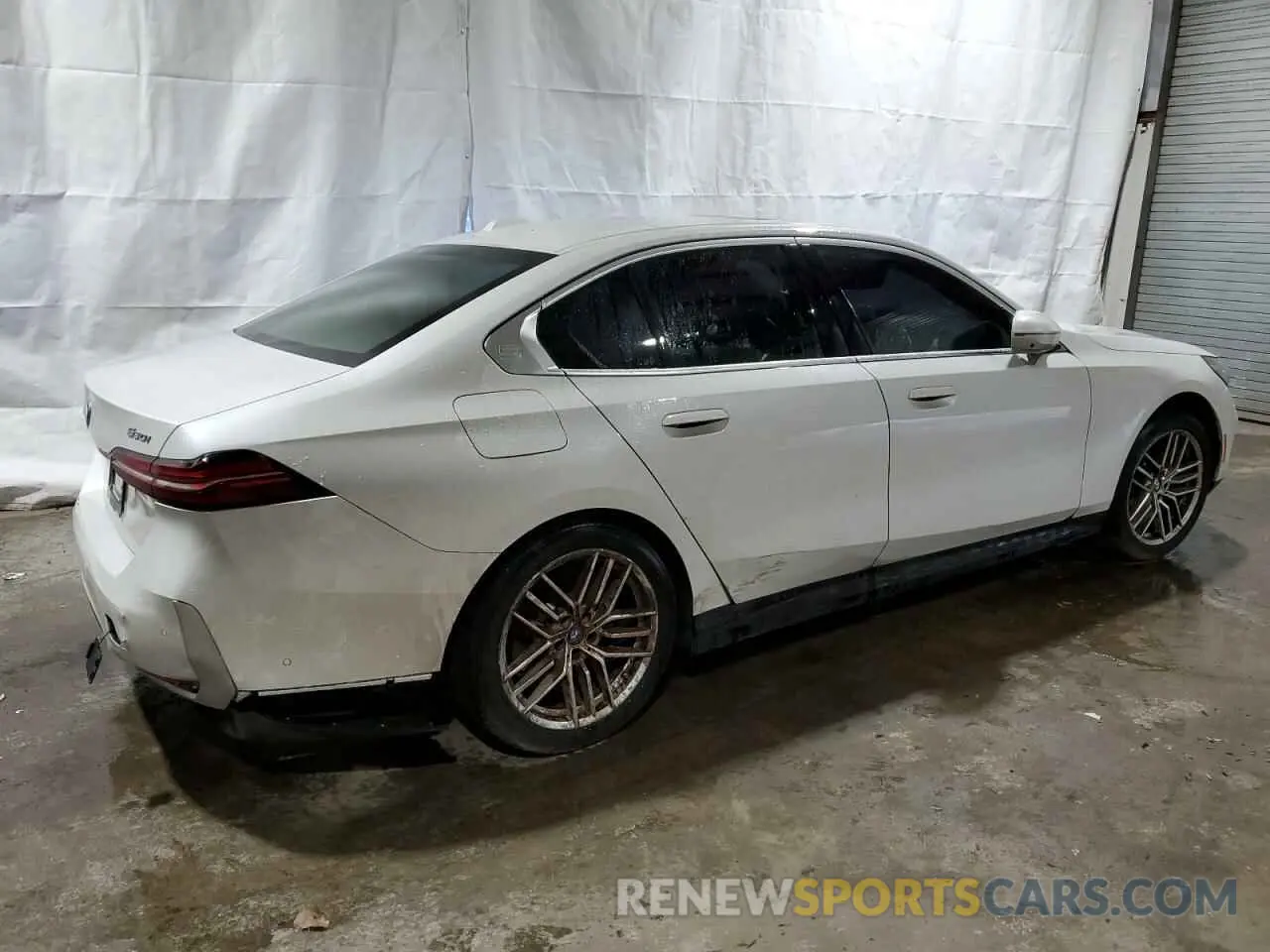 3 fotografías del automóvil dañado WBA53FJ0XRCP78927 BMW 5 SERIES 2024