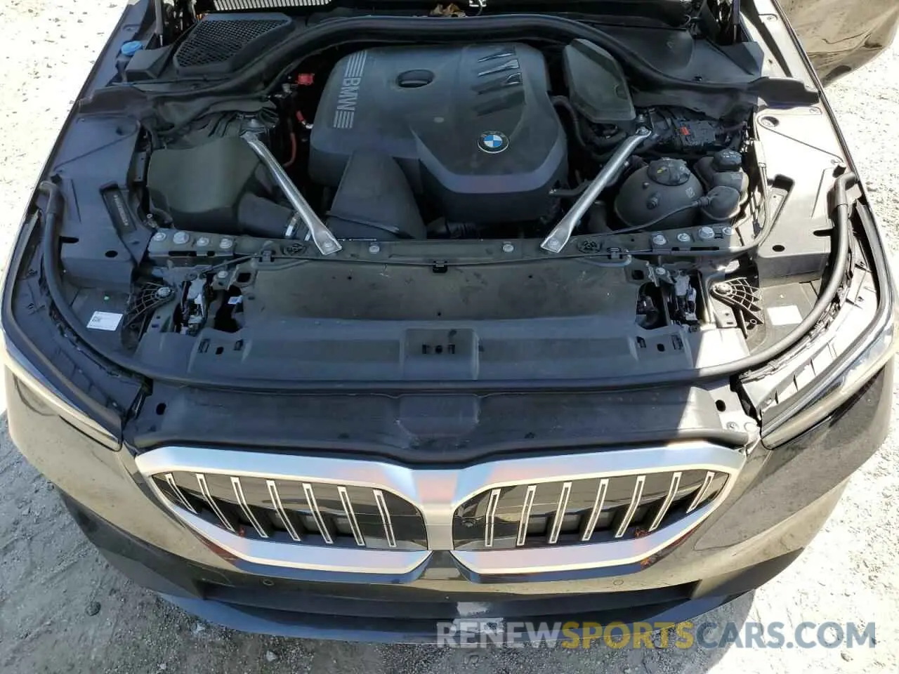 11 fotografías del automóvil dañado WBA53FJ0XRCS55035 BMW 5 SERIES 2024