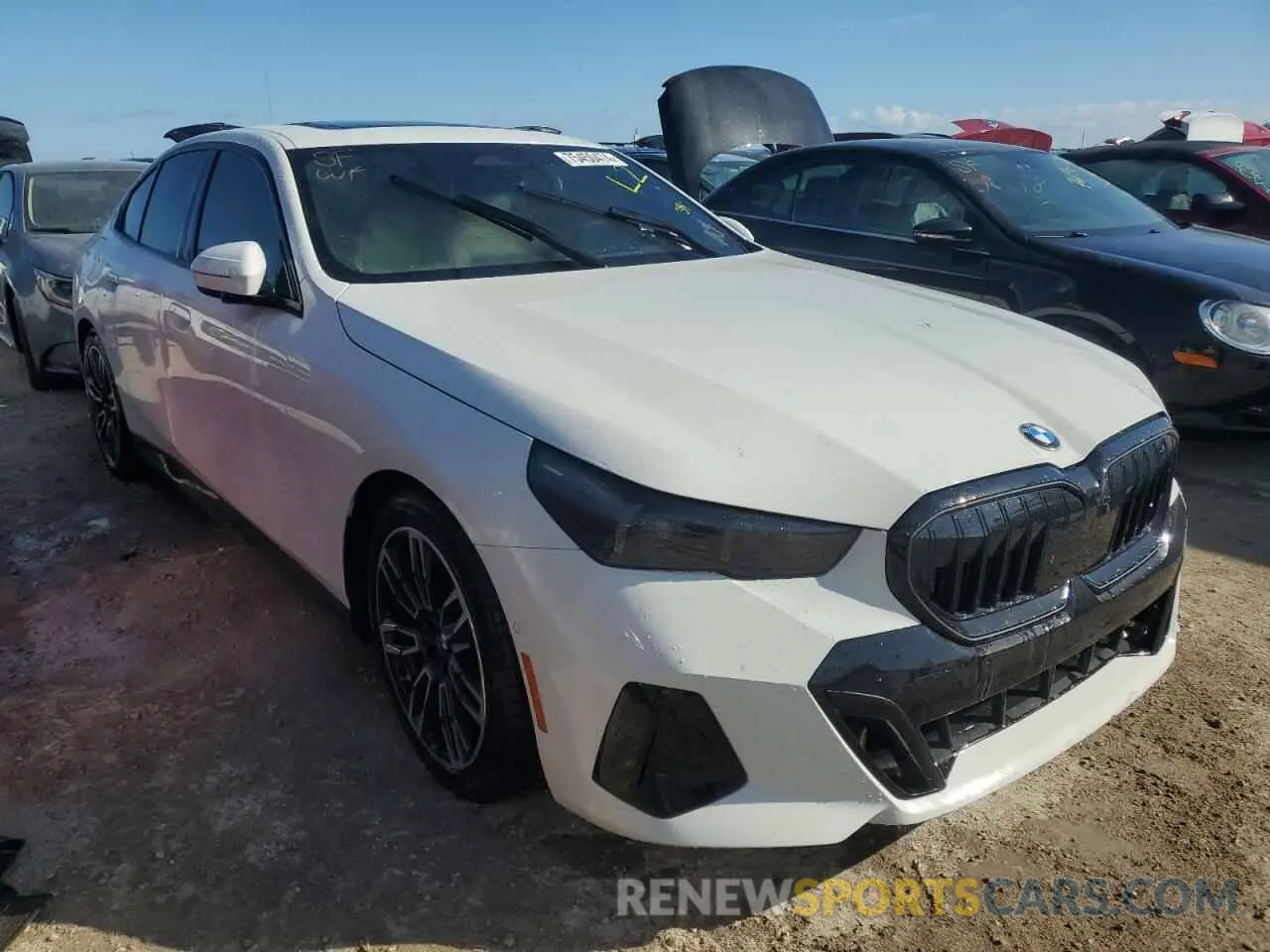 4 fotografías del automóvil dañado WBA63FJ00RCS54173 BMW 5 SERIES 2024