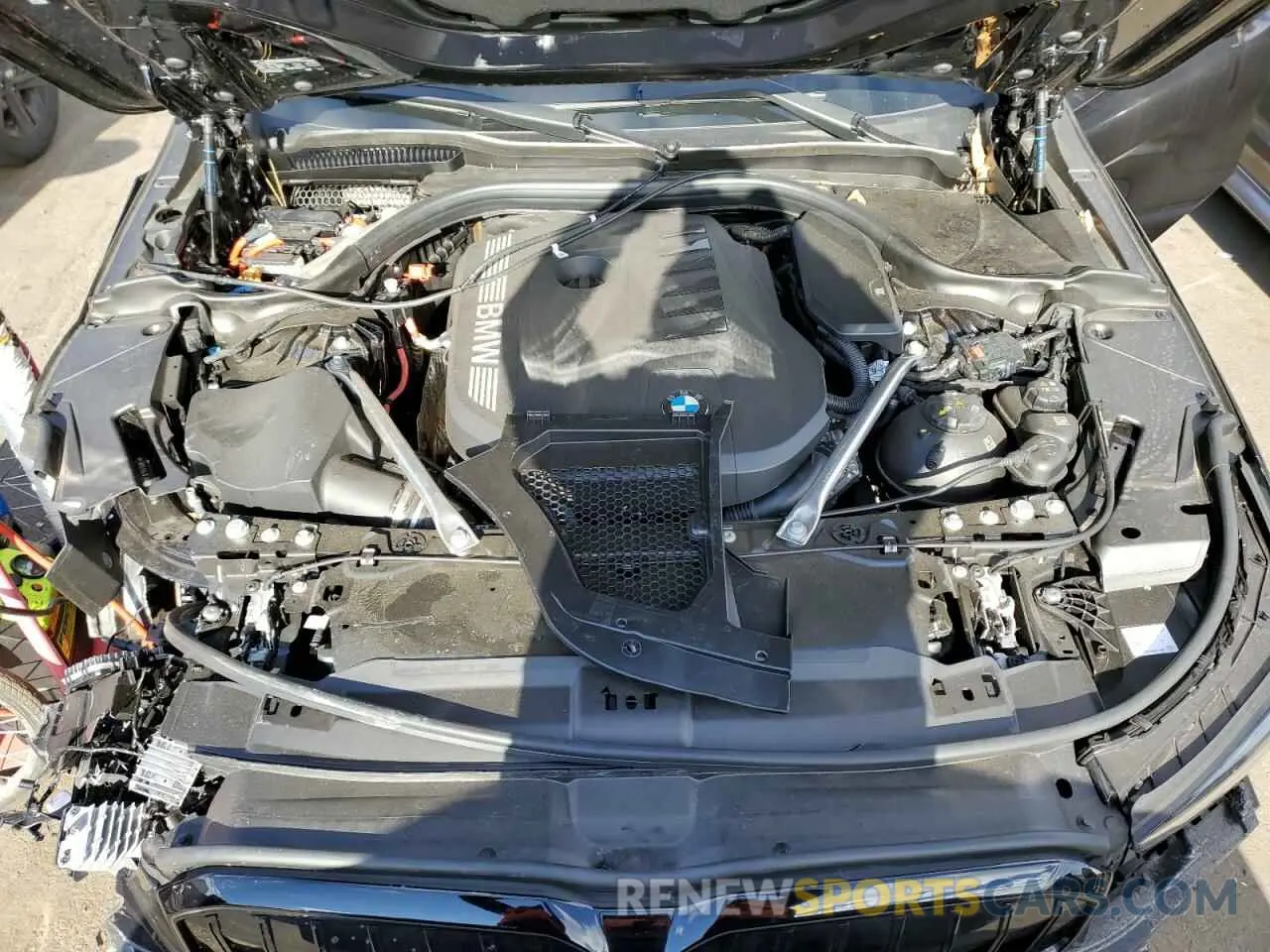 11 fotografías del automóvil dañado WBA63FJ0XRCS21259 BMW 5 SERIES 2024