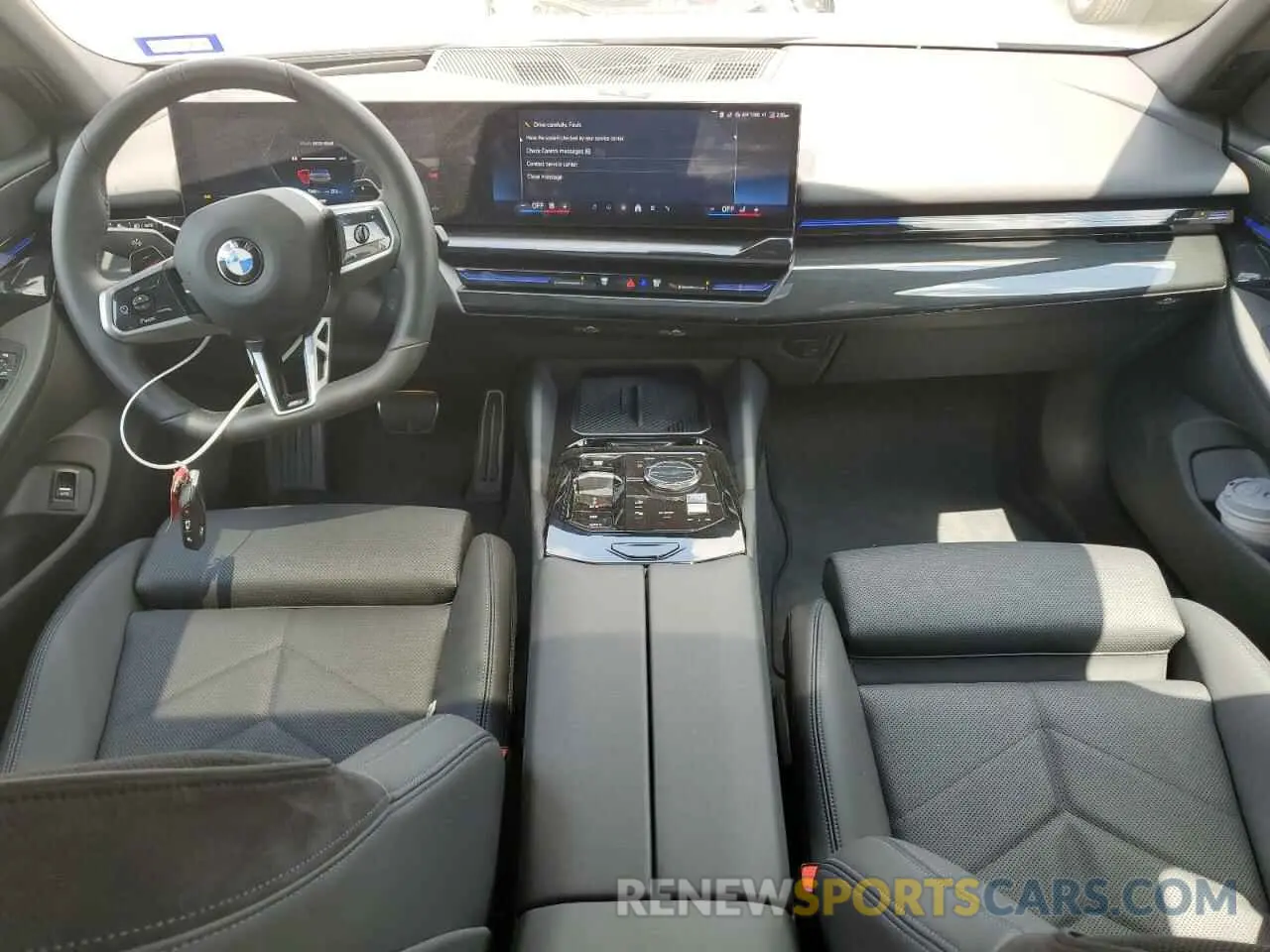 8 fotografías del automóvil dañado WBA43FJ01SCT75551 BMW 5 SERIES 2025