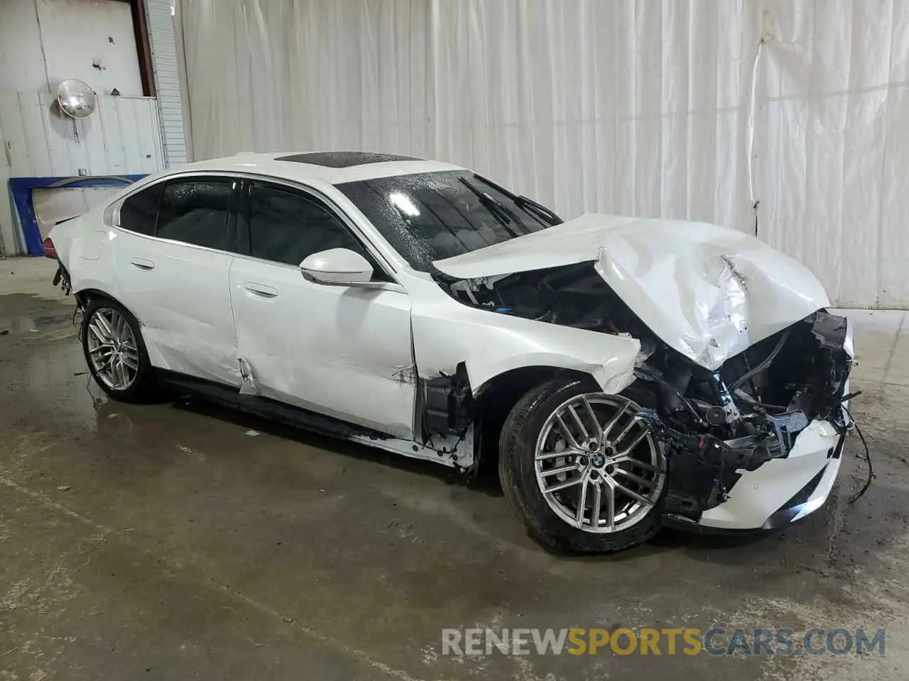 4 fotografías del automóvil dañado WBA53FJ07SCU11716 BMW 5 SERIES 2025