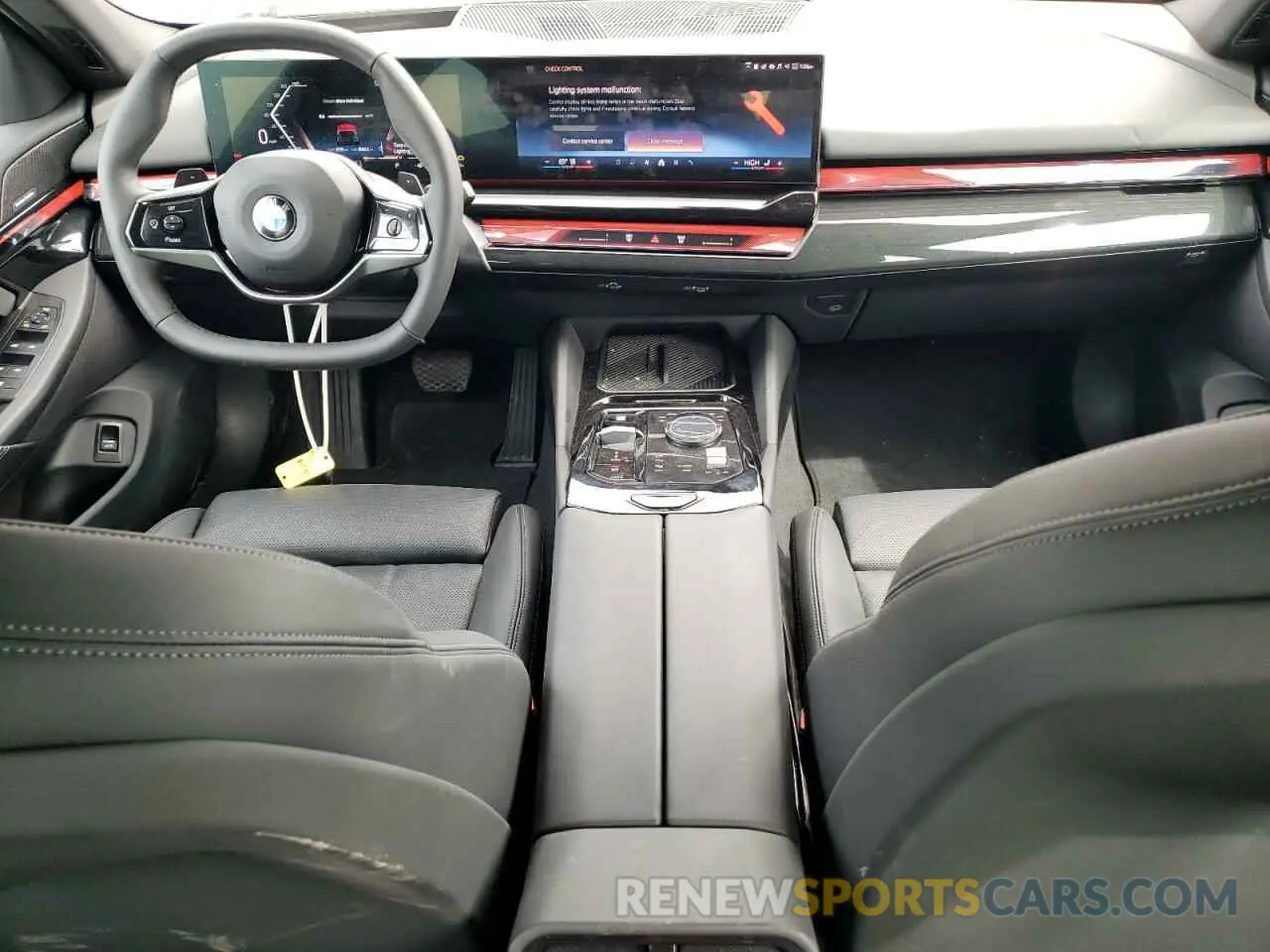 8 fotografías del automóvil dañado WBA63FJ04SCU11533 BMW 5 SERIES 2025