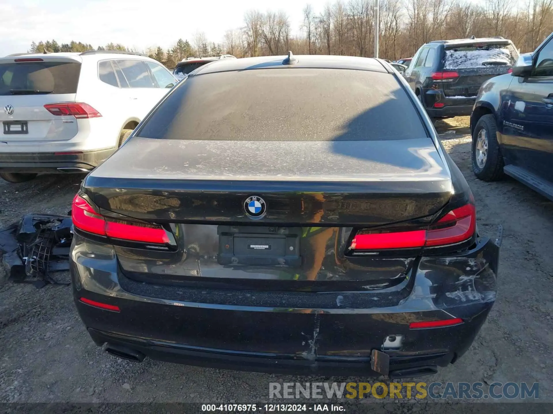 17 fotografías del automóvil dañado WBA13BJ05NWX58987 BMW 530 2022