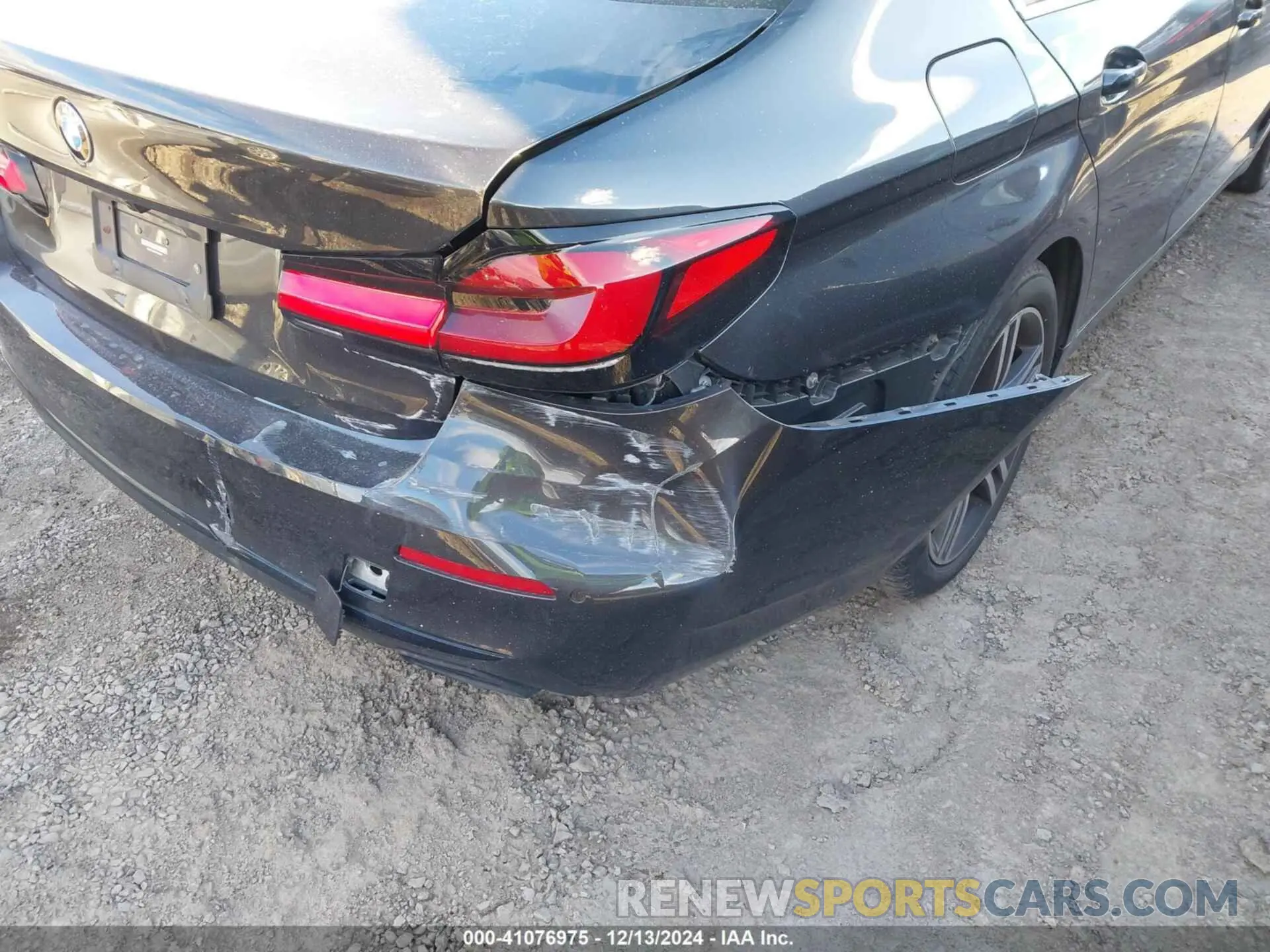 18 fotografías del automóvil dañado WBA13BJ05NWX58987 BMW 530 2022