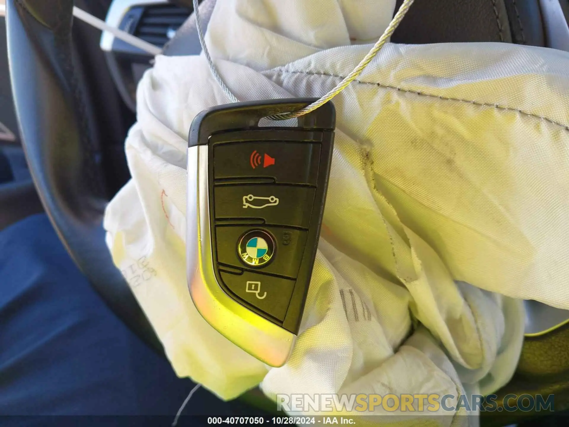 11 fotografías del automóvil dañado WBA53BH01NCH73062 BMW 530 2022