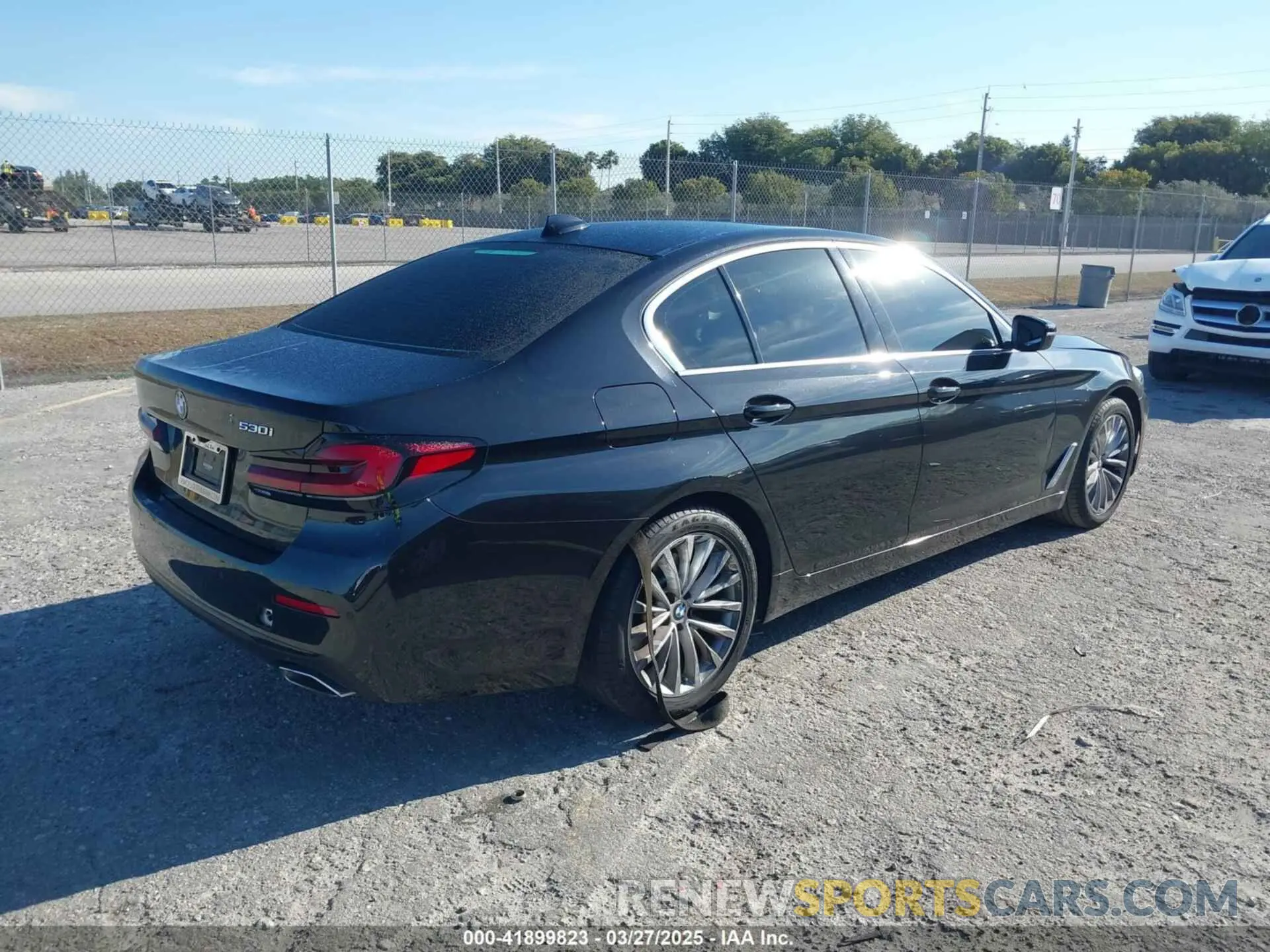 4 fotografías del automóvil dañado WBA53BH04NCK24520 BMW 530 2022