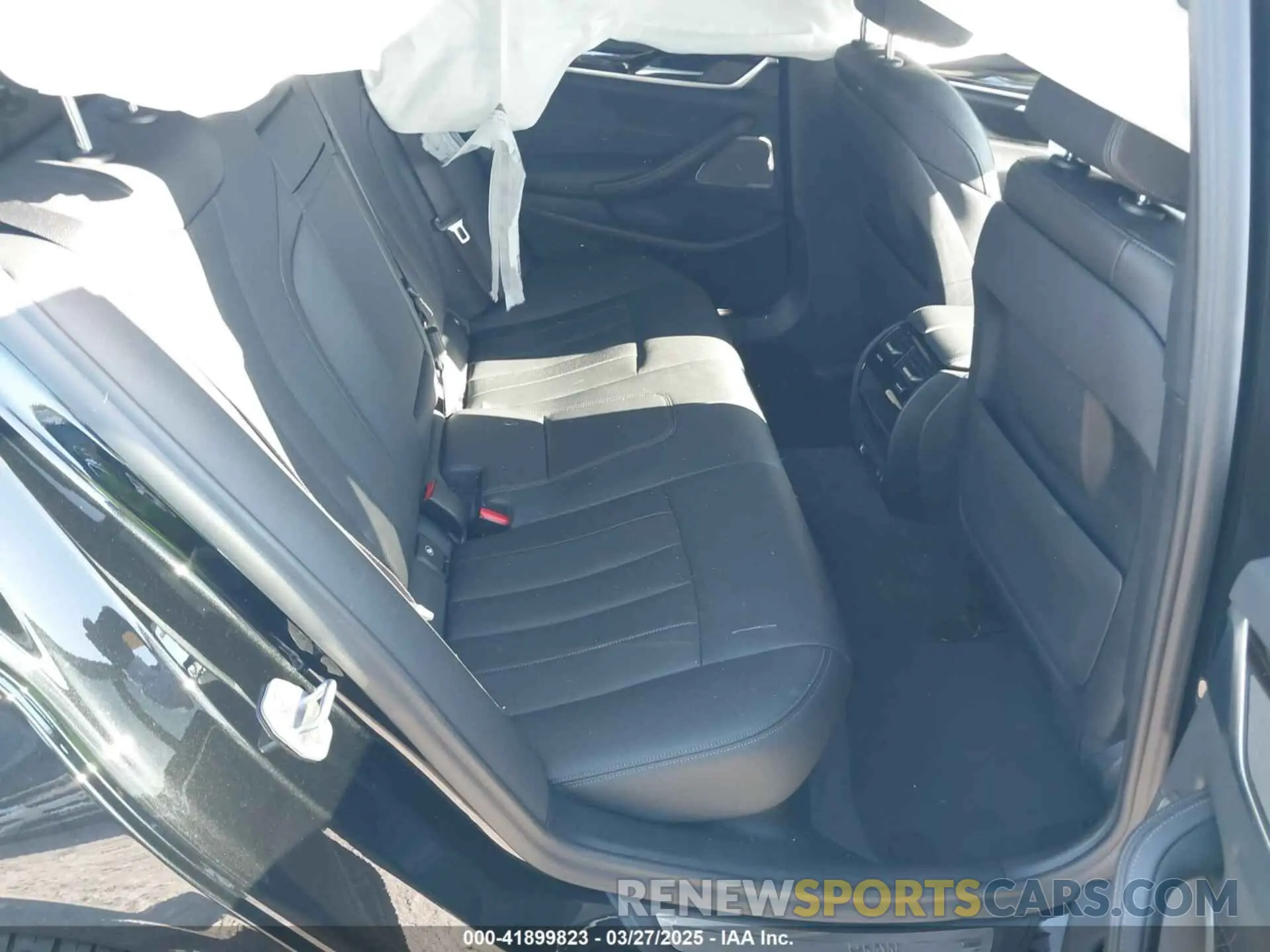 8 fotografías del automóvil dañado WBA53BH04NCK24520 BMW 530 2022