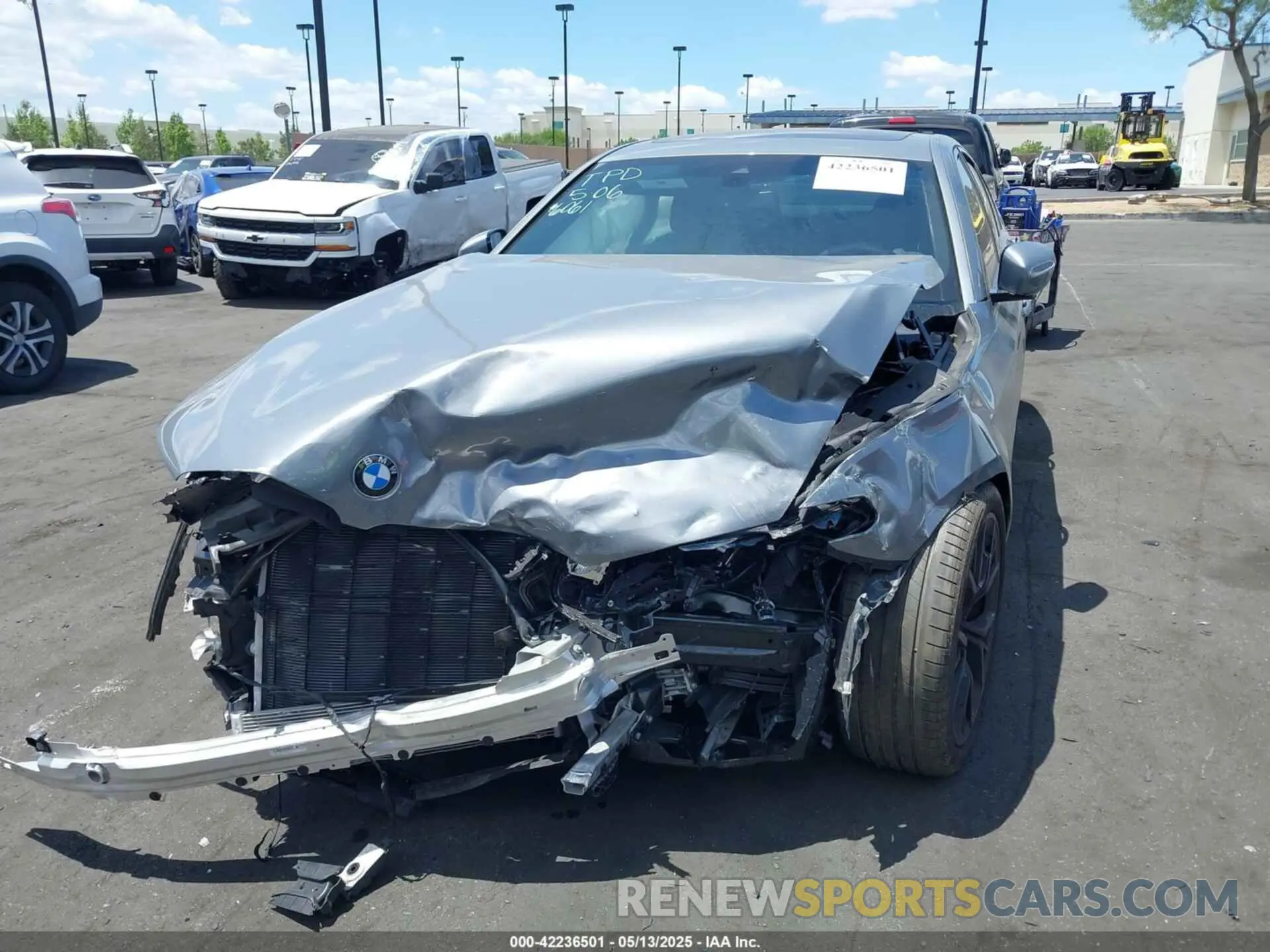 13 fotografías del automóvil dañado WBA53BH03PWY06061 BMW 530 2023
