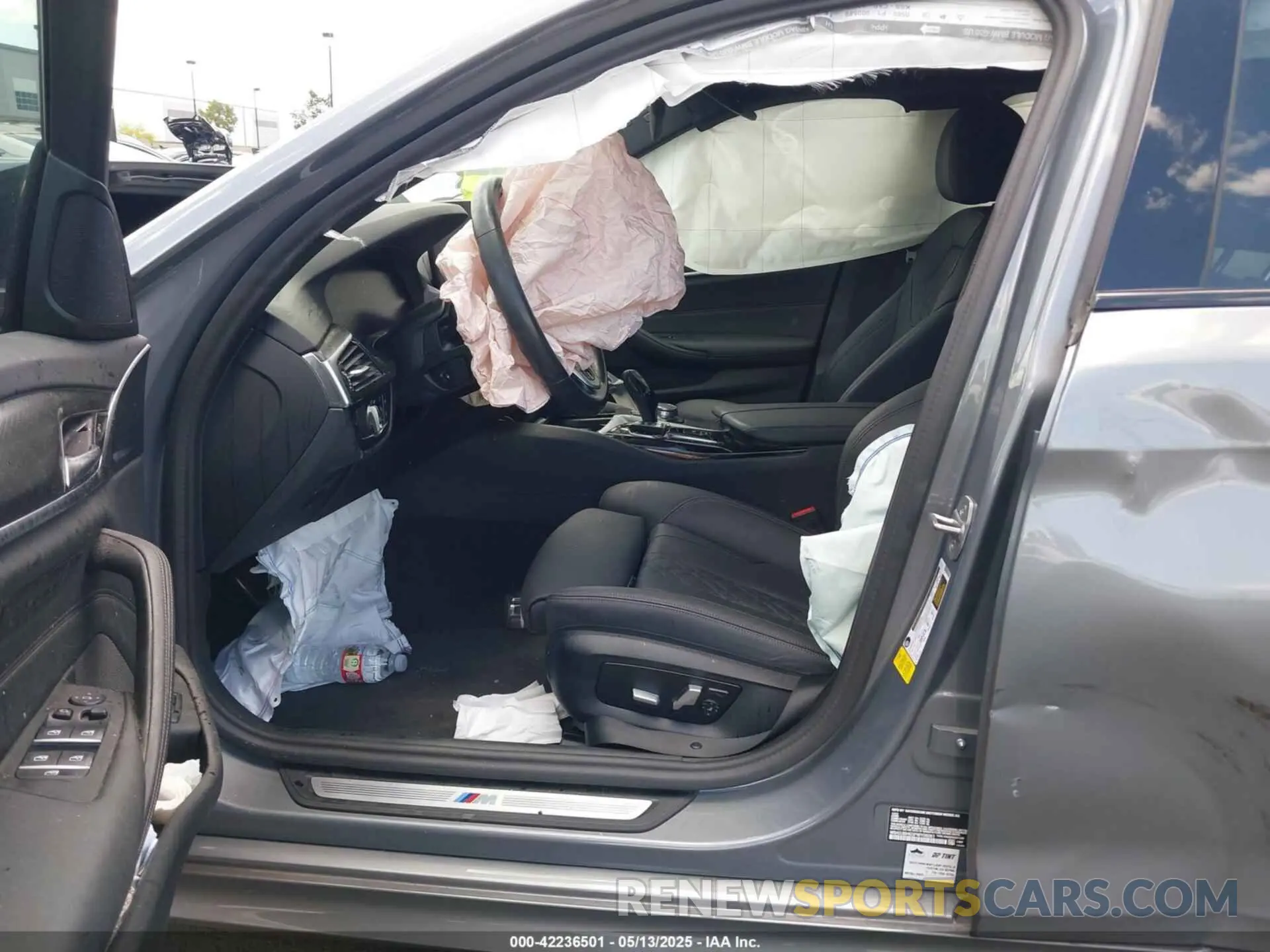 5 fotografías del automóvil dañado WBA53BH03PWY06061 BMW 530 2023